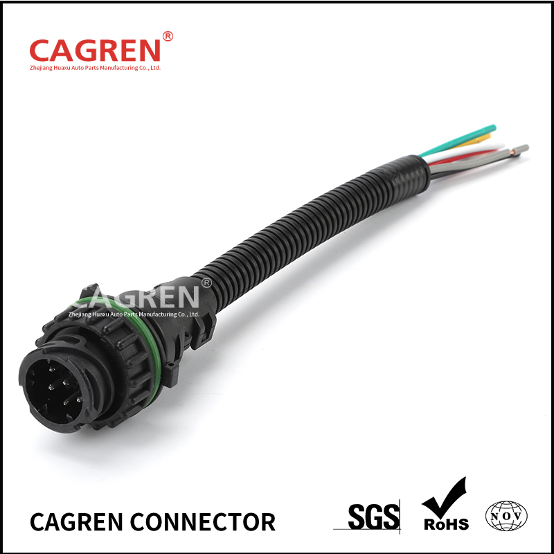 1-967447-1 7-PIN, USED IN HEADLIGHTS OFKAMAZ, MAZ, ZIL, PAZ, KRAZ, URAL. ETC.WITH WIRES IN THE CORRUPTION.H1424